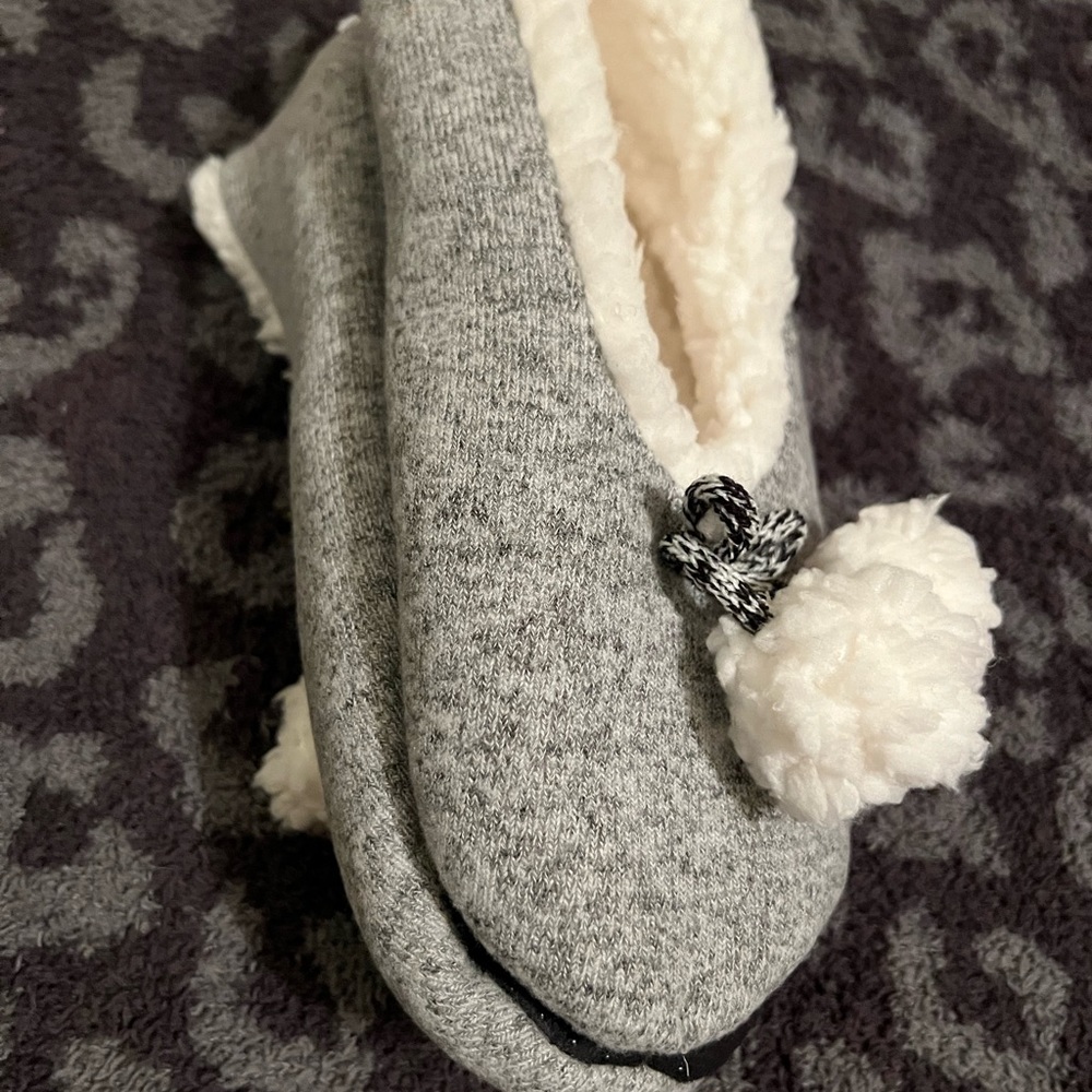 Slippers - Picture 3 of 4